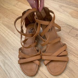 Open toe sandals